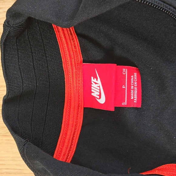 Nike Manchester City jacket with front zipper and zippered pockets small men’s - Picture 3 of 6